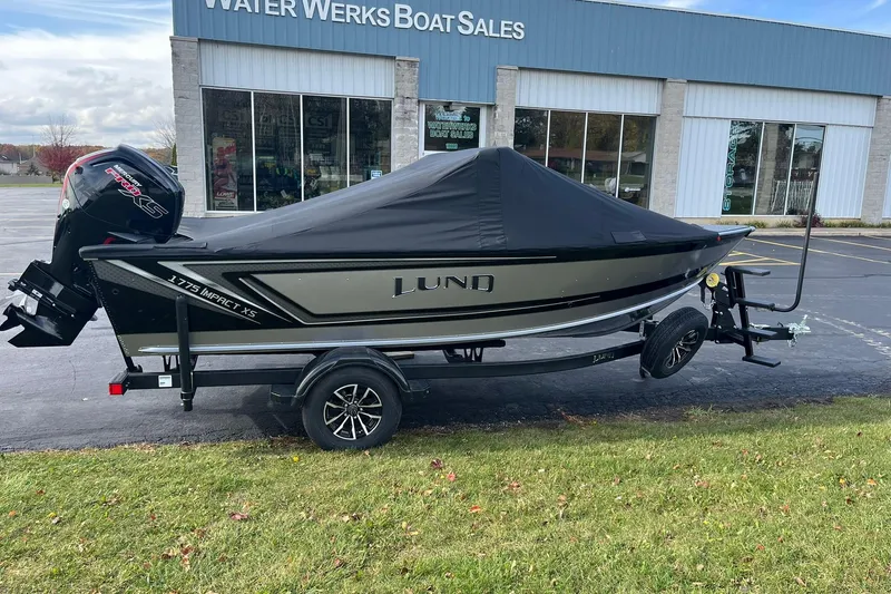 Slide: The Image of 2026 Lund 1775 Impact XS Sport boat with cover at Water Werks Boat Sales. - 29
