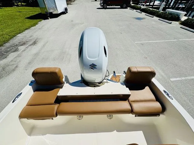 Slide: The Image of Pioneer 180 Islander 2026 - 5