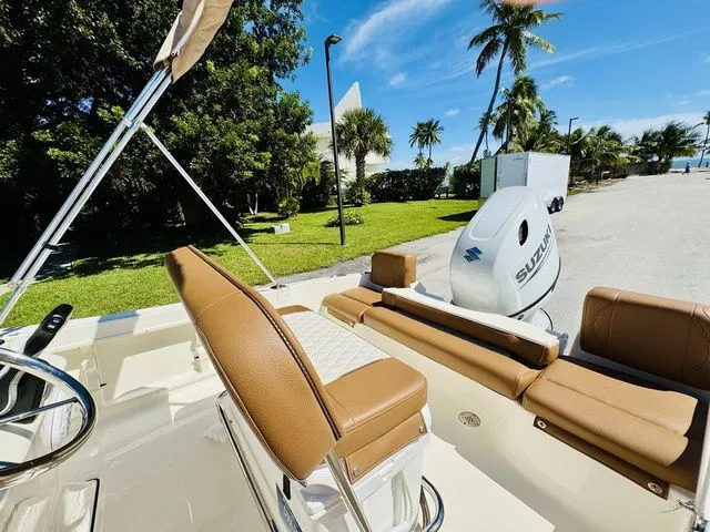 Slide: The Image of Pioneer 180 Islander 2026 - 7