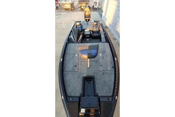 Slide: The Image of 2026 Phoenix 920 Elite X boat, top view, showcasing seating and deck layout. - 4