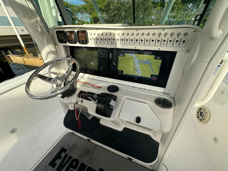 Slide: The Image of Everglades 320 Center Console 2011 - 12