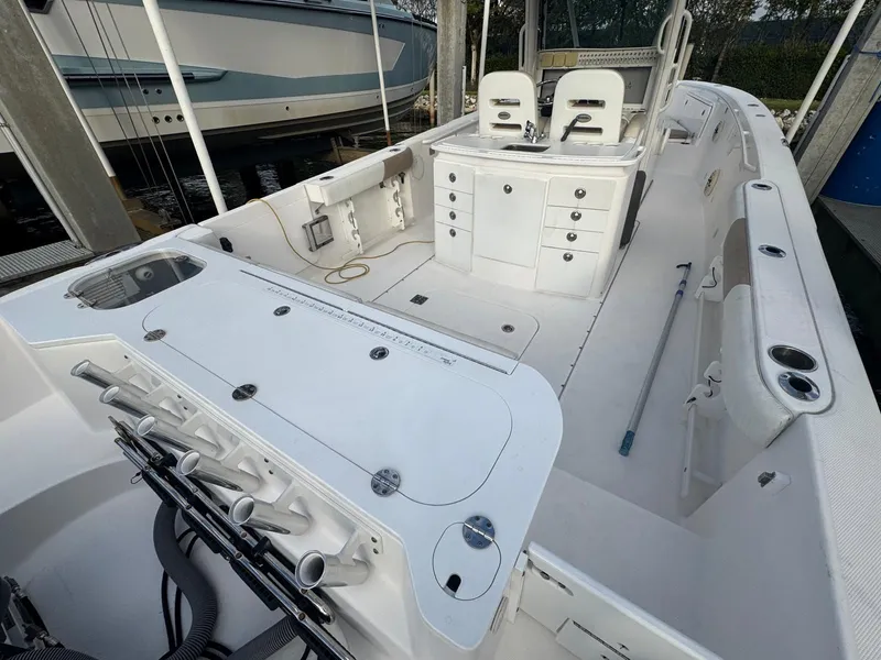 Slide: The Image of Everglades 320 Center Console 2011 - 15