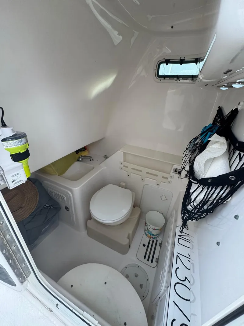 Slide: The Image of Everglades 320 Center Console 2011 - 20