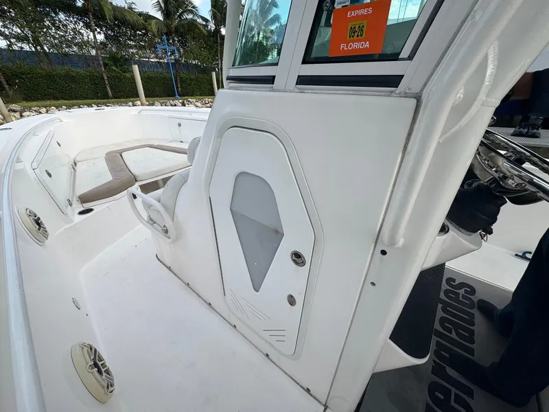 Slide: The Image of Everglades 320 Center Console 2011 - 23