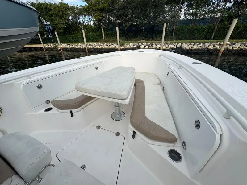 Slide: The Image of Everglades 320 Center Console 2011 - 7