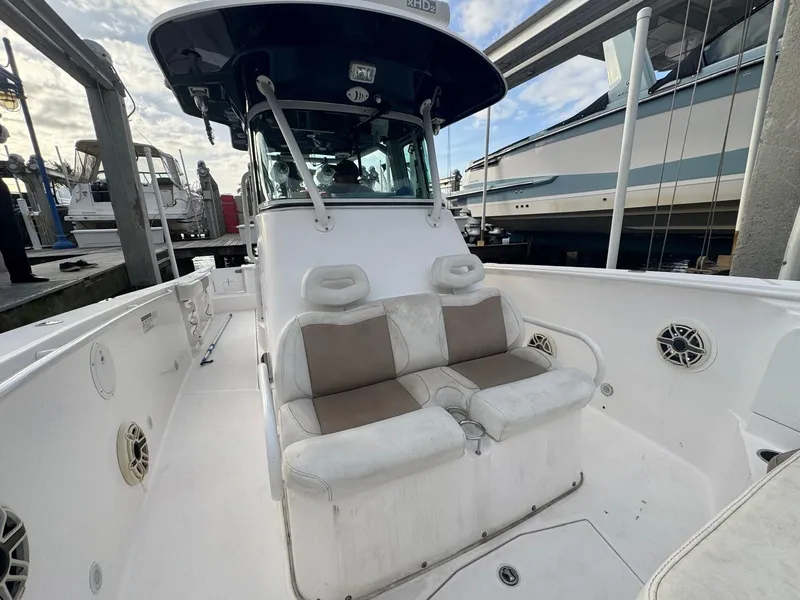 Slide: The Image of Everglades 320 Center Console 2011 - 8