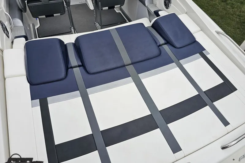 Slide: The Image of 2019 Formula 292 FASTech boat on trailer, rear view, parked near building. - 28