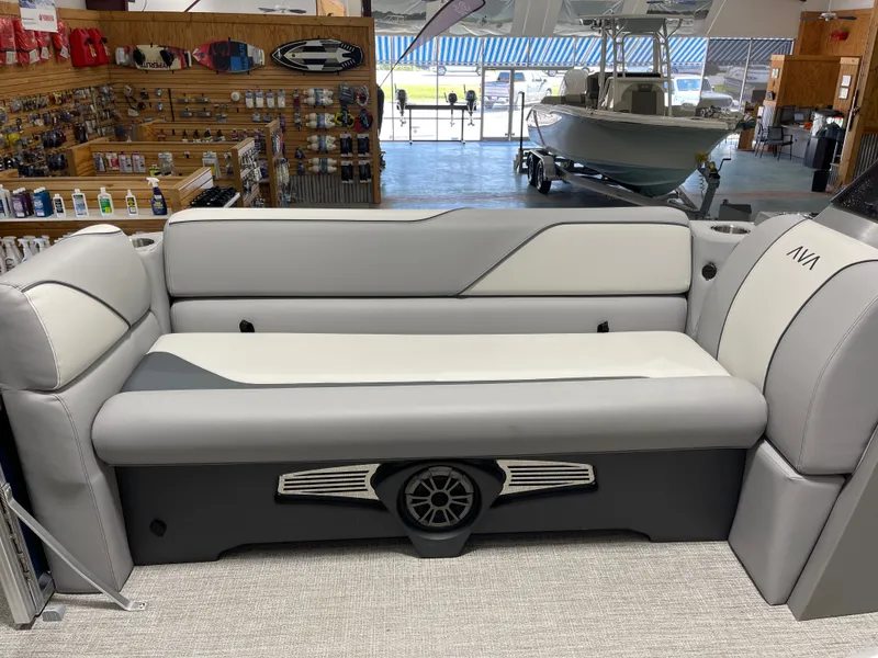 Slide: The Image of Avalon Venture Rear Fish - 21' 2025 - 9