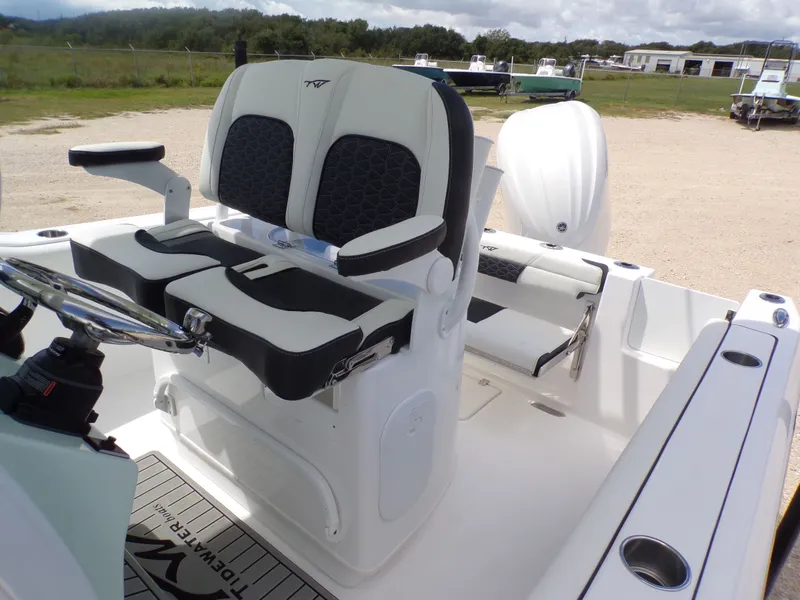 Slide: The Image of Tidewater 232 CC Adventure 2026 - 20