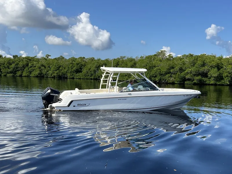 Slide: The Image of Boston Whaler 270 Vantage 2019 - 32