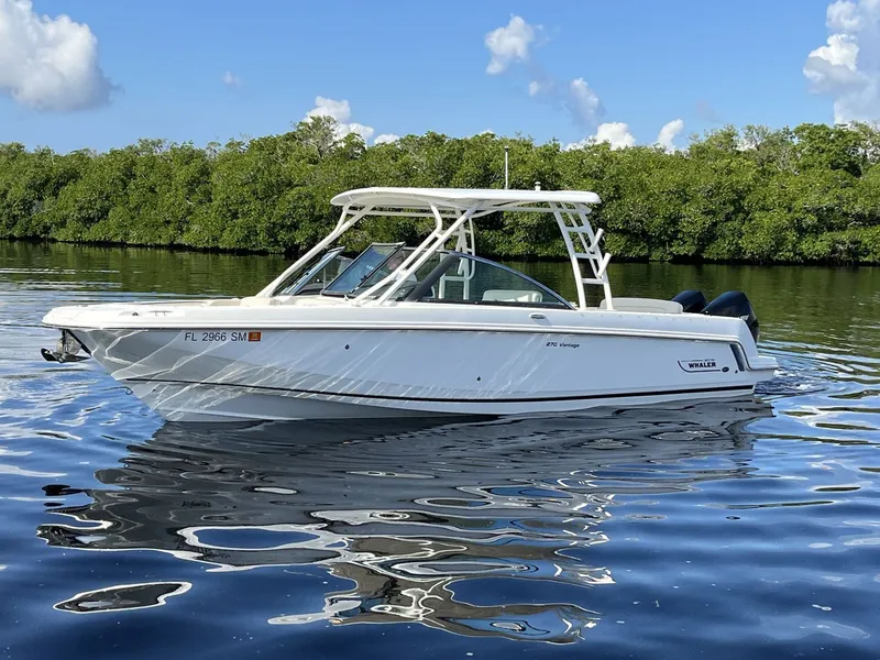 Slide: The Image of Boston Whaler 270 Vantage 2019 - 34