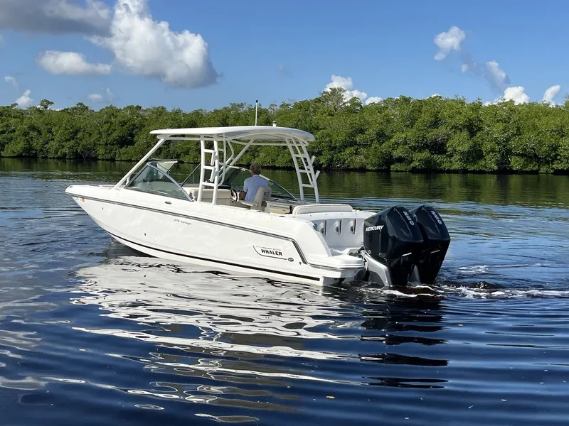 Slide: The Image of Boston Whaler 270 Vantage 2019 - 36
