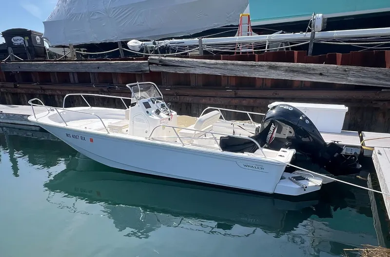 The Image of Boston Whaler 190 Montauk 2024 - 0
