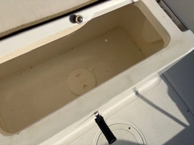 Slide: The Image of Boston Whaler 190 Montauk 2024 - 17