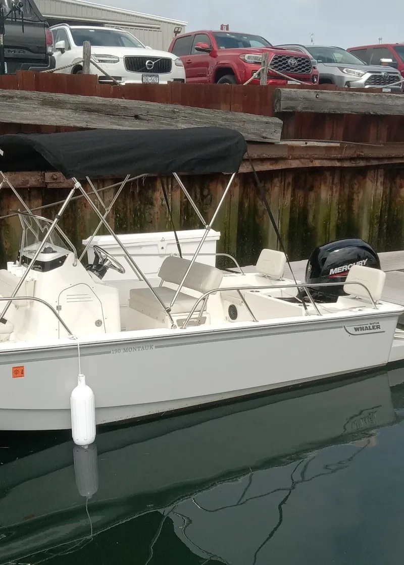 Slide: The Image of Boston Whaler 190 Montauk 2024 - 2