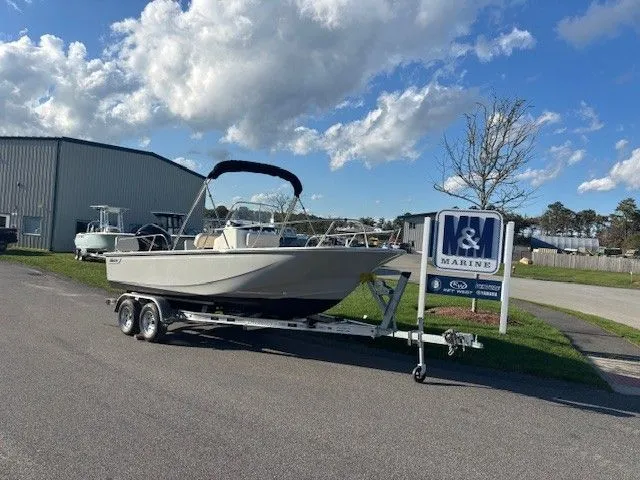 Slide: The Image of Boston Whaler 190 Montauk 2024 - 7