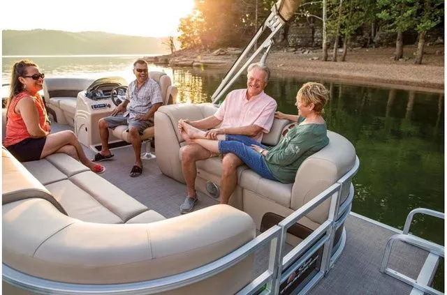 Slide: The Image of Sun Tracker Party Barge 22 DLX 2019 - 17