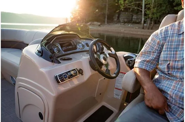 Slide: The Image of Sun Tracker Party Barge 22 DLX 2019 - 18