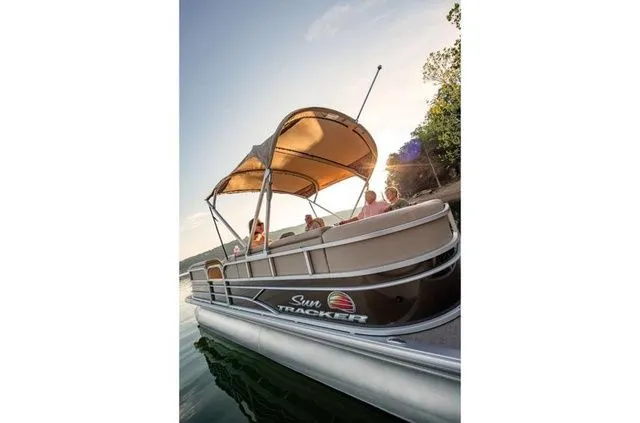 Slide: The Image of Sun Tracker Party Barge 22 DLX 2019 - 19