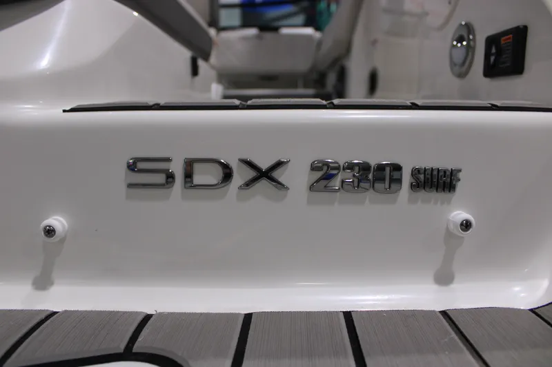 Slide: The Image of Sea Ray 230 SDS 2026 - 23