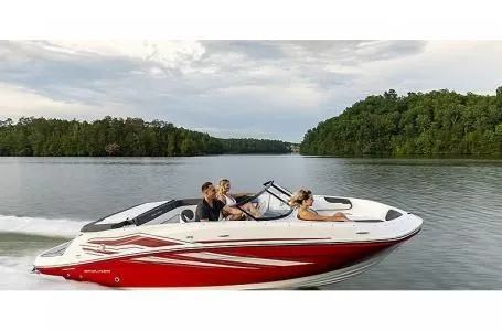 Slide: The Image of Bayliner VR5 Bowrider OB 2022 - 11
