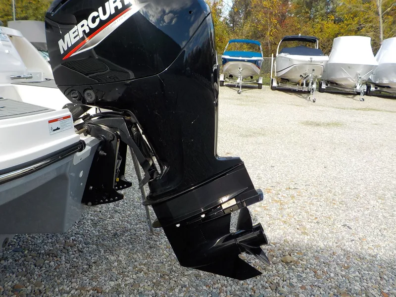 Slide: The Image of Bayliner VR5 Bowrider OB 2022 - 26