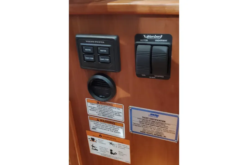 Slide: The Image of Control panel and throttle of 2021 Sabre 45 Salon Express yacht. - 19