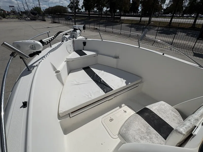 Slide: The Image of Wellcraft 210 Fisherman 2000 - 13