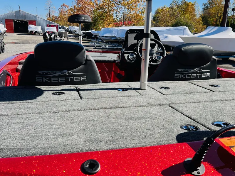 Slide: The Image of Skeeter ZX150 2026 - 15