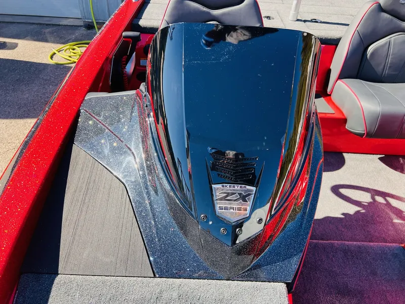 Slide: The Image of Skeeter ZX150 2026 - 20