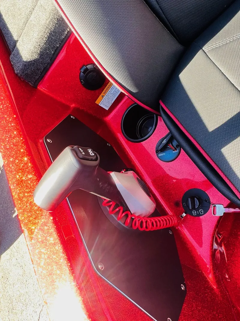 Slide: The Image of Skeeter ZX150 2026 - 22