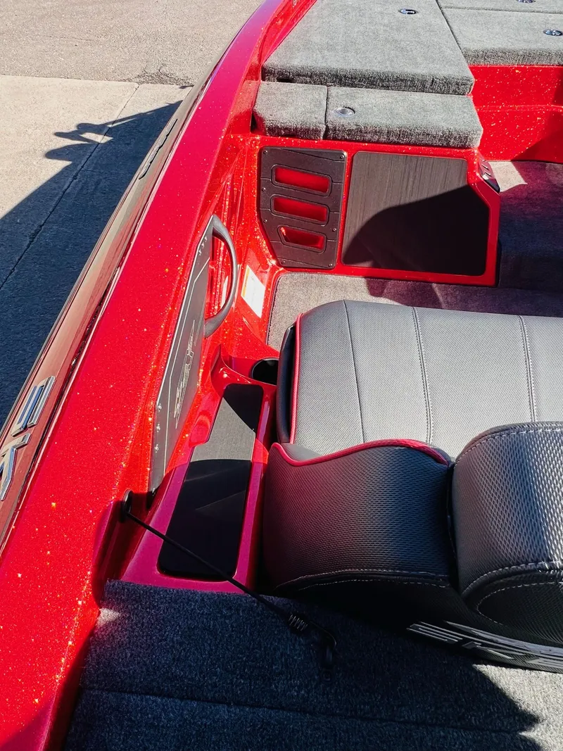 Slide: The Image of Skeeter ZX150 2026 - 23