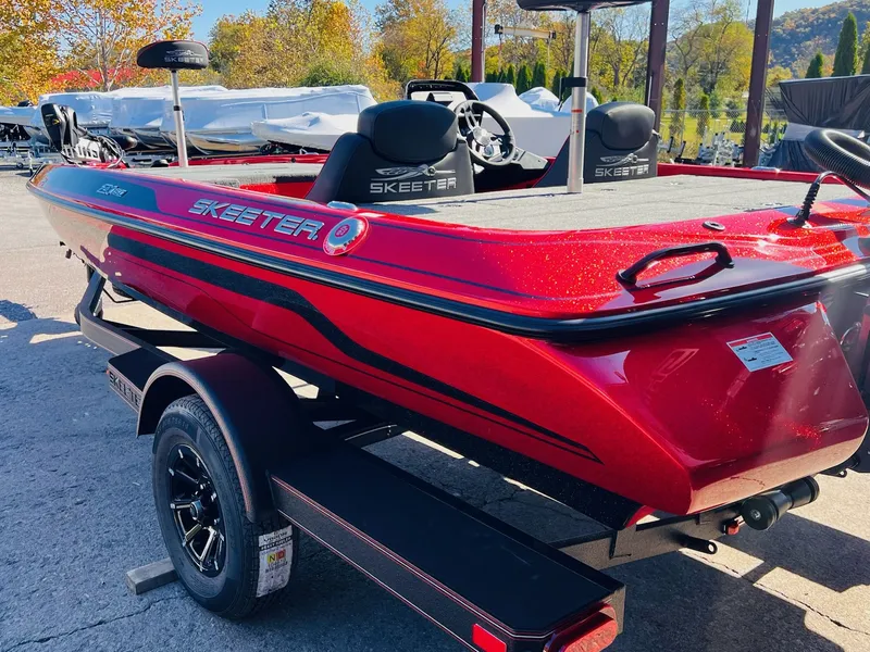 Slide: The Image of Skeeter ZX150 2026 - 25