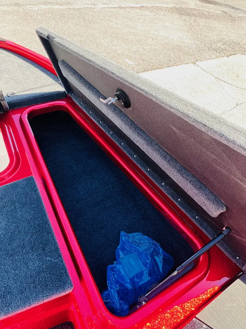 Slide: The Image of Skeeter ZX150 2026 - 6