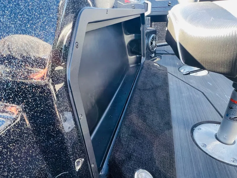 Slide: The Image of Skeeter WX2060 F 2026 - 24