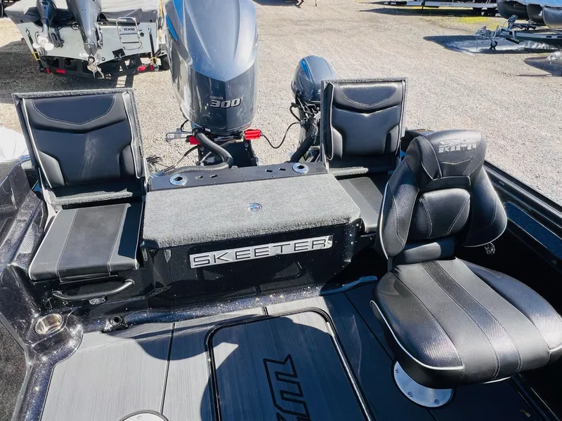 Slide: The Image of Skeeter WX2060 F 2026 - 29