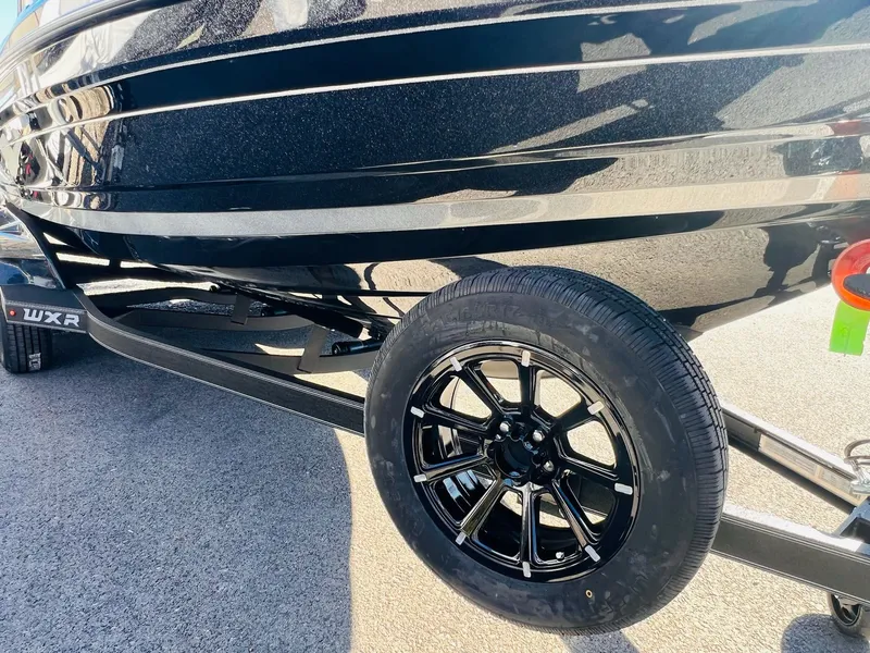 Slide: The Image of Skeeter WX2060 F 2026 - 3