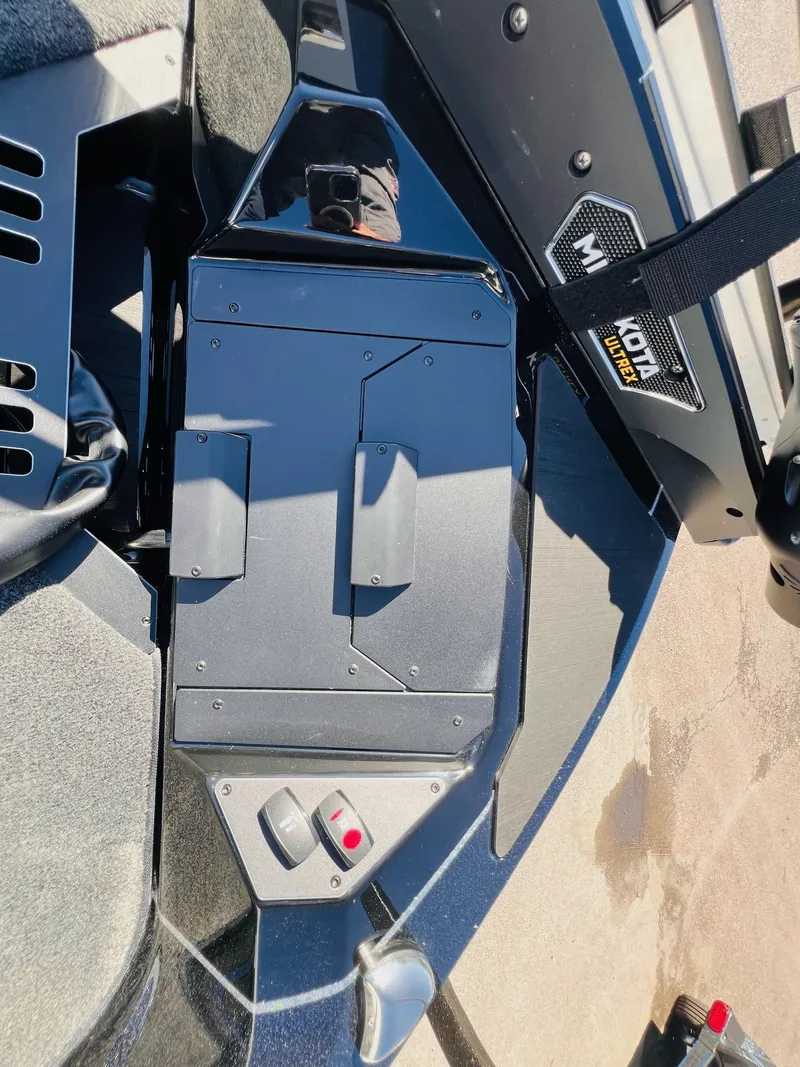 Slide: The Image of Skeeter WX2060 F 2026 - 37