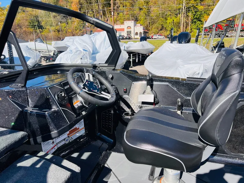 Slide: The Image of Skeeter WX2060 F 2026 - 38