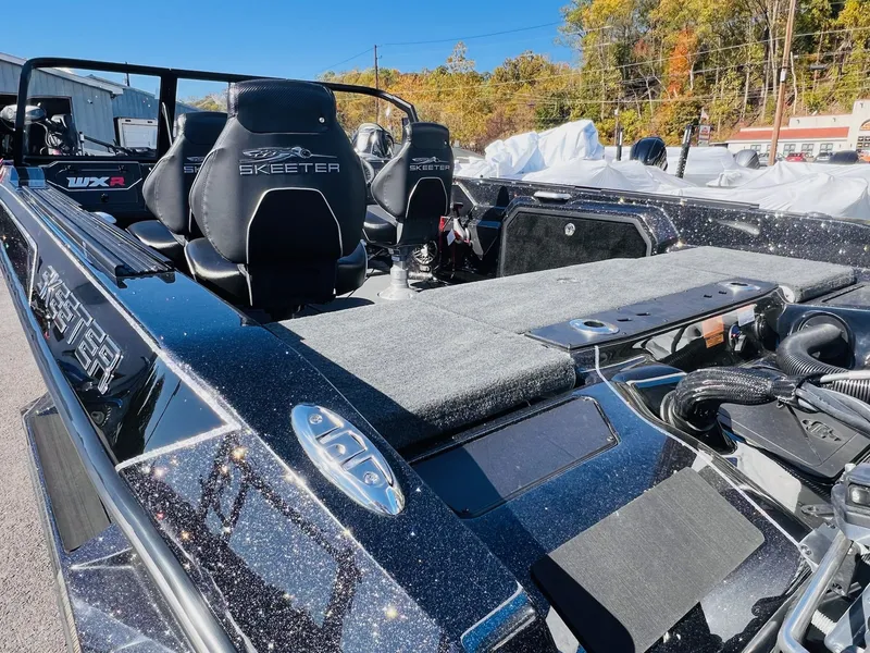 Slide: The Image of Skeeter WX2060 F 2026 - 42