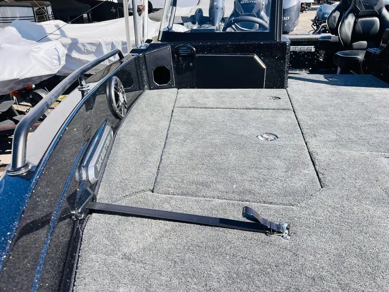 Slide: The Image of Skeeter WX2060 F 2026 - 47