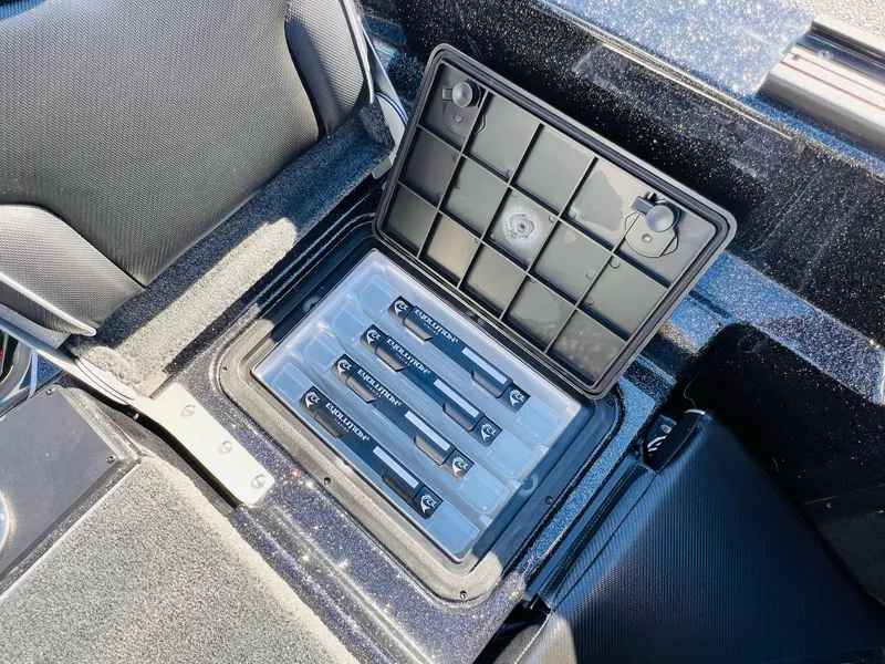 Slide: The Image of Skeeter WX2060 F 2026 - 5