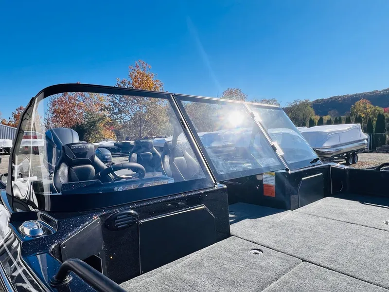 Slide: The Image of Skeeter WX2060 F 2026 - 9