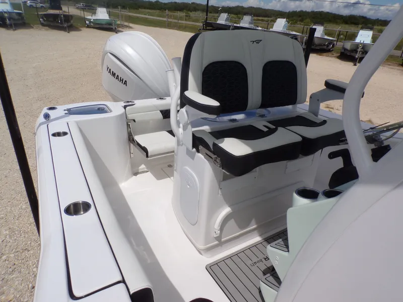 Slide: The Image of Tidewater 232 CC Adventure 2026 - 21