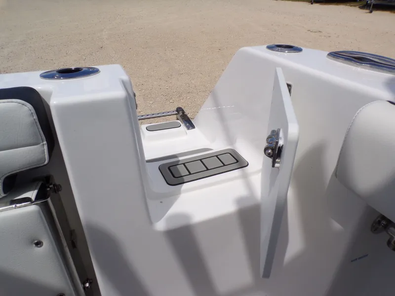 Slide: The Image of Tidewater 232 CC Adventure 2026 - 23