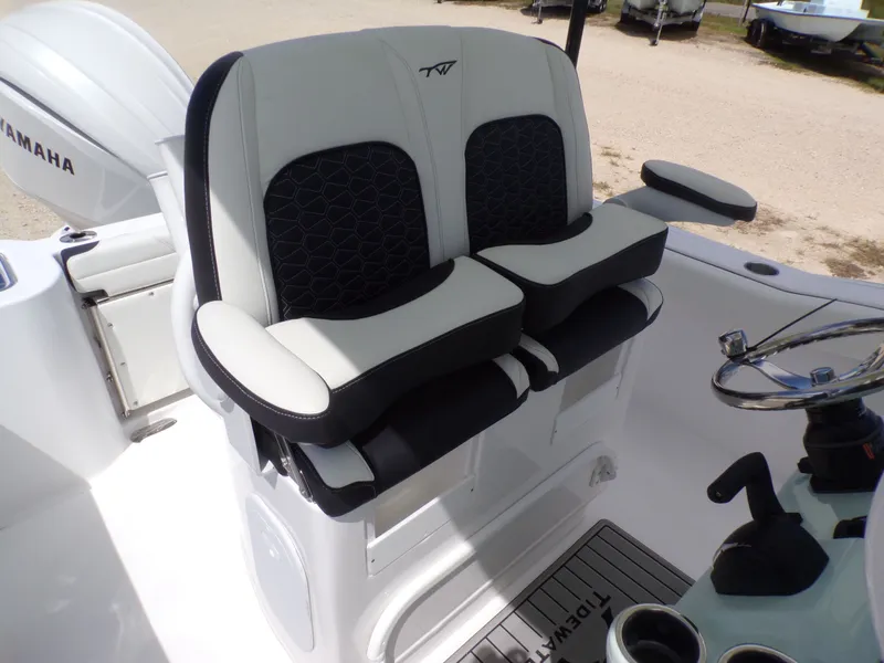 Slide: The Image of Tidewater 232 CC Adventure 2026 - 30