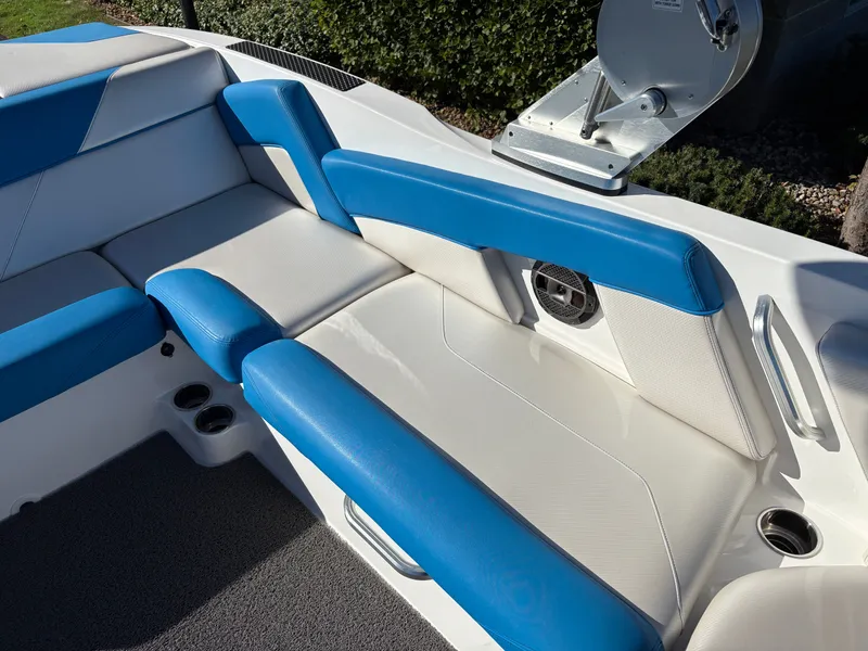 Slide: The Image of MasterCraft NXT22 2018 - 14