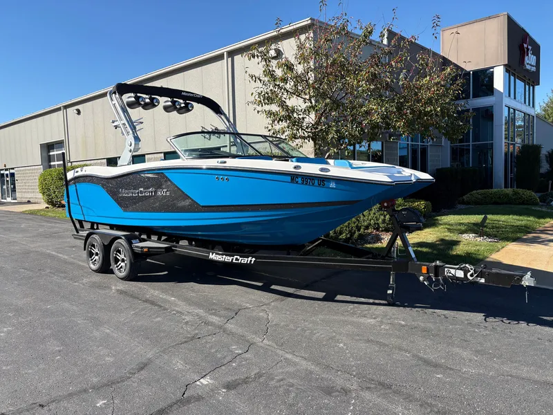 Slide: The Image of MasterCraft NXT22 2018 - 3