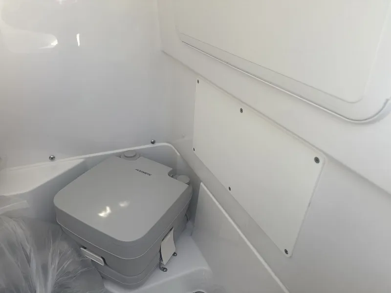 Slide: The Image of Everglades 253 Center Console 2026 - 14