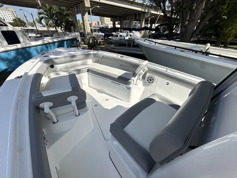 Slide: The Image of Everglades 253 Center Console 2026 - 16